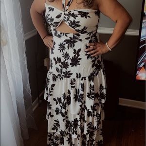 Tied up printed maxi dress . Only worn once !